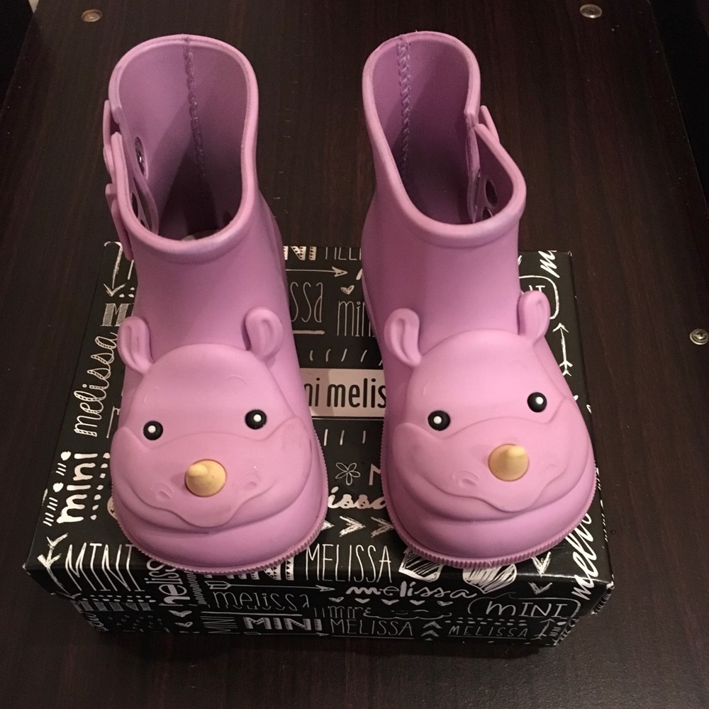 The sweet smell of Mini Melissa!